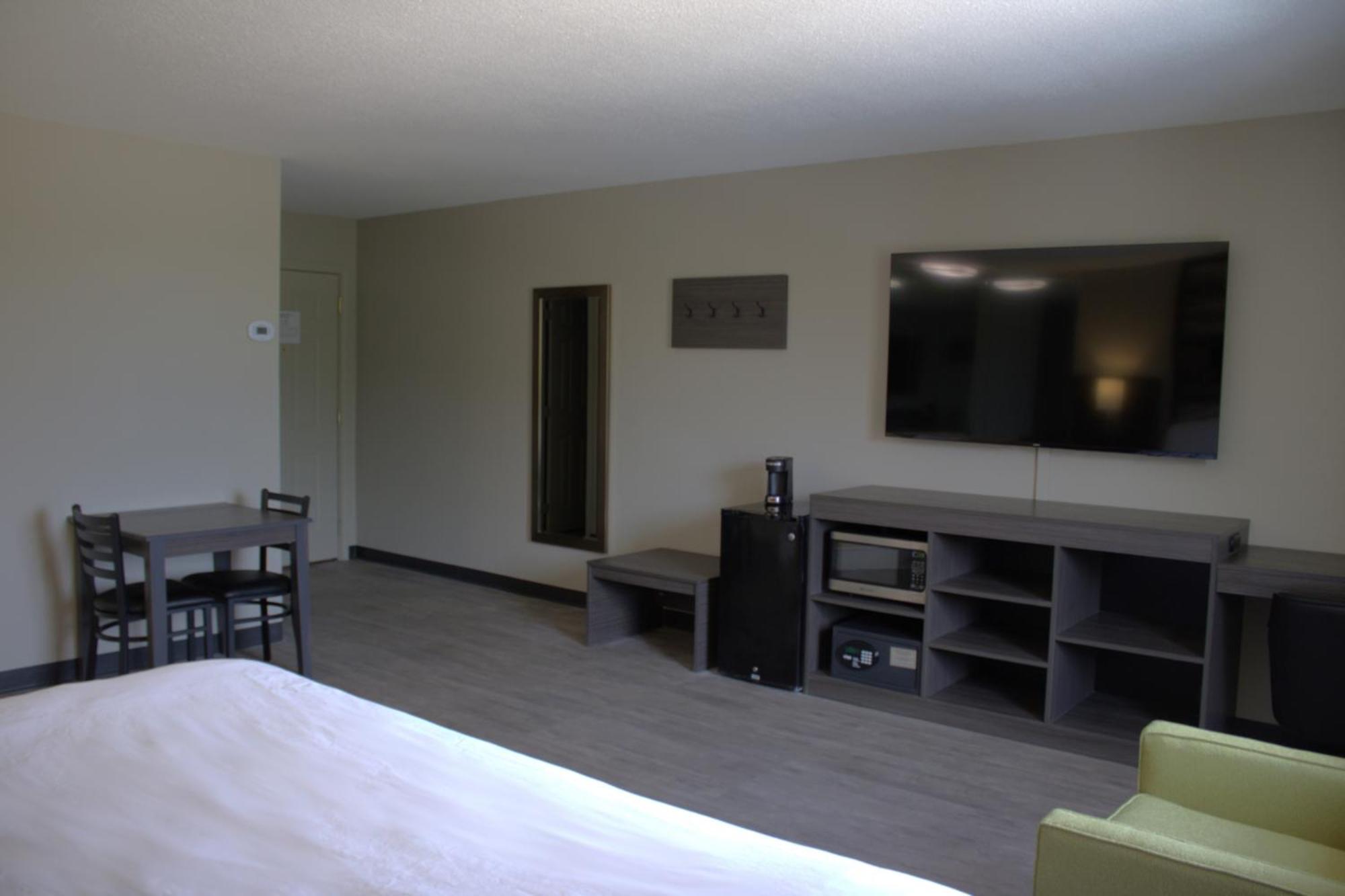 Boarders Inn And Suites By Cobblestone Lamar Missouri Екстериор снимка