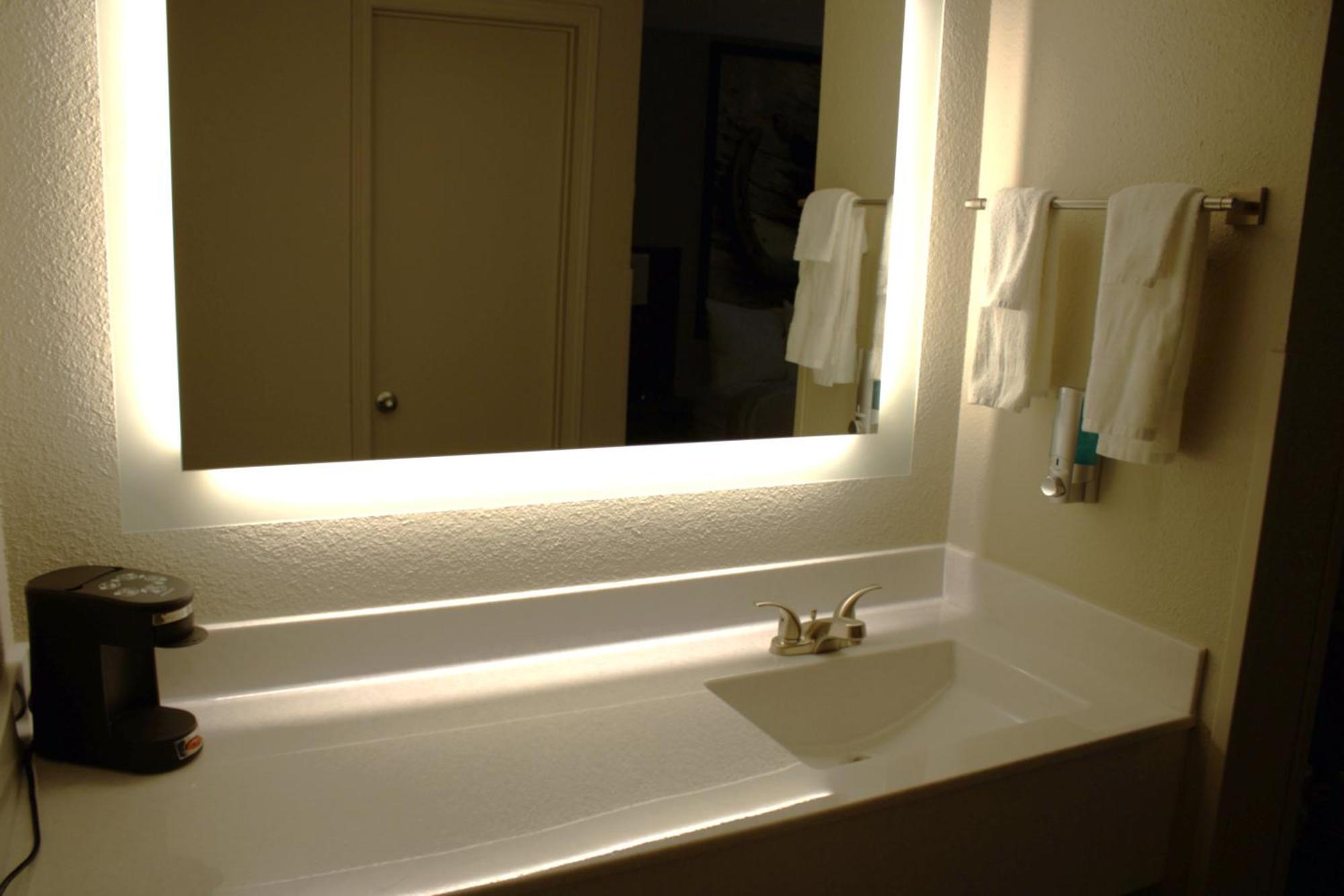 Boarders Inn And Suites By Cobblestone Lamar Missouri Екстериор снимка
